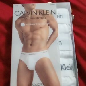 Calvin Klein  Classic Fit